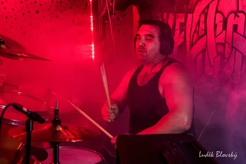 Welicoruss a Animal Hate rozhýbali Falcon!