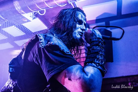 Welicoruss a Animal Hate rozhýbali Falcon!