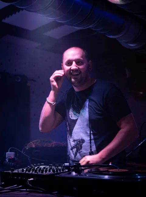 Bratři svým live setem s dalšími DJ's ovládli Falcon.?⚡️