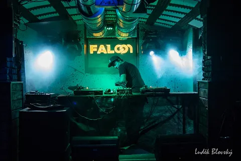 Energie sršela z pódia! O perfektní večírek se postaraly kapely Radosta a Jolly Joker & P.B.U. ⚡⚡