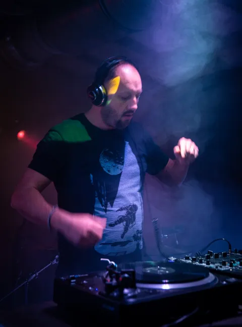 Bratři svým live setem s dalšími DJ's ovládli Falcon.?⚡️