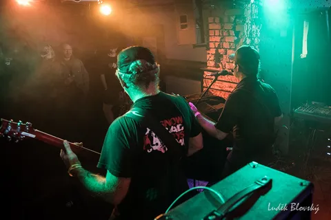 Energie sršela z pódia! O perfektní večírek se postaraly kapely Radosta a Jolly Joker & P.B.U. ⚡⚡