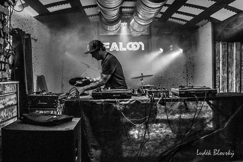 Energie sršela z pódia! O perfektní večírek se postaraly kapely Radosta a Jolly Joker & P.B.U. ⚡⚡