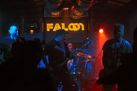 Punková smršť v klubu Falcon! Fotoreport z koncertu Punkcon II.