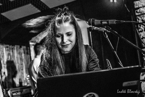 Energie sršela z pódia! O perfektní večírek se postaraly kapely Radosta a Jolly Joker & P.B.U. ⚡⚡