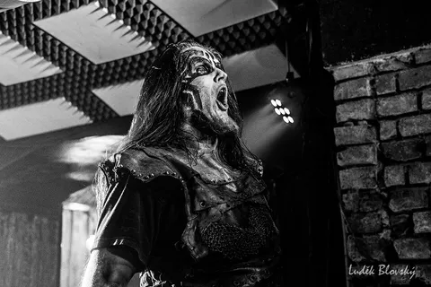 Welicoruss a Animal Hate rozhýbali Falcon!
