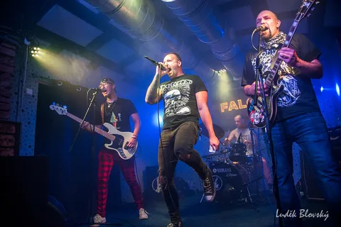 Italská kapela Wojtek rozproudila krev fanouškům v klubu Falcon