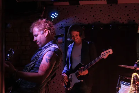 Tight Finks a Time shifter dokázali, že punk u nás opravdu žije!